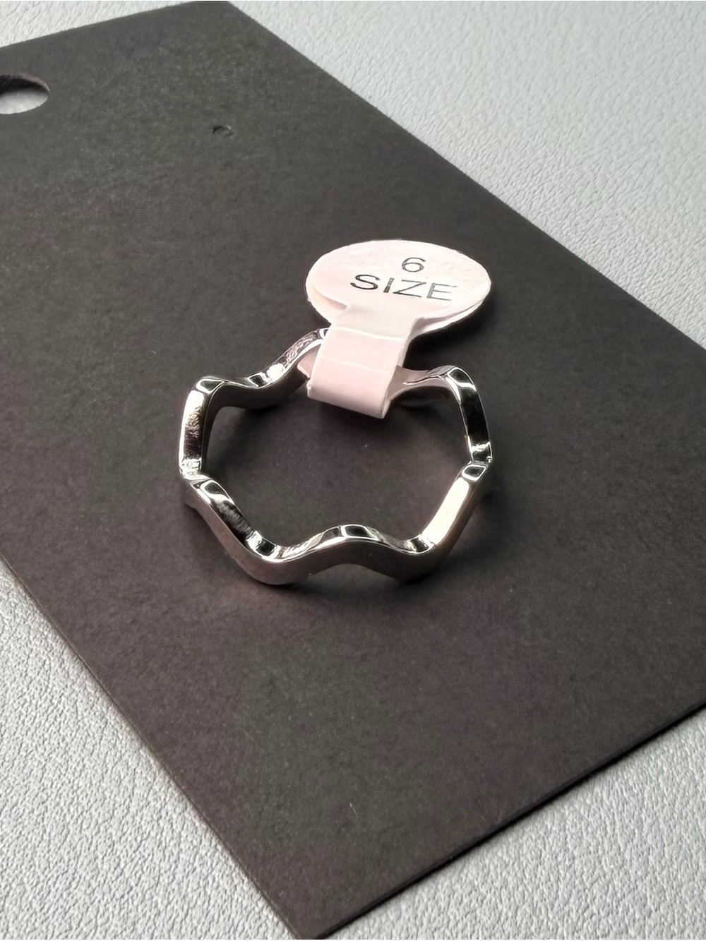 Wavy Band Ring in Silver - Size 6